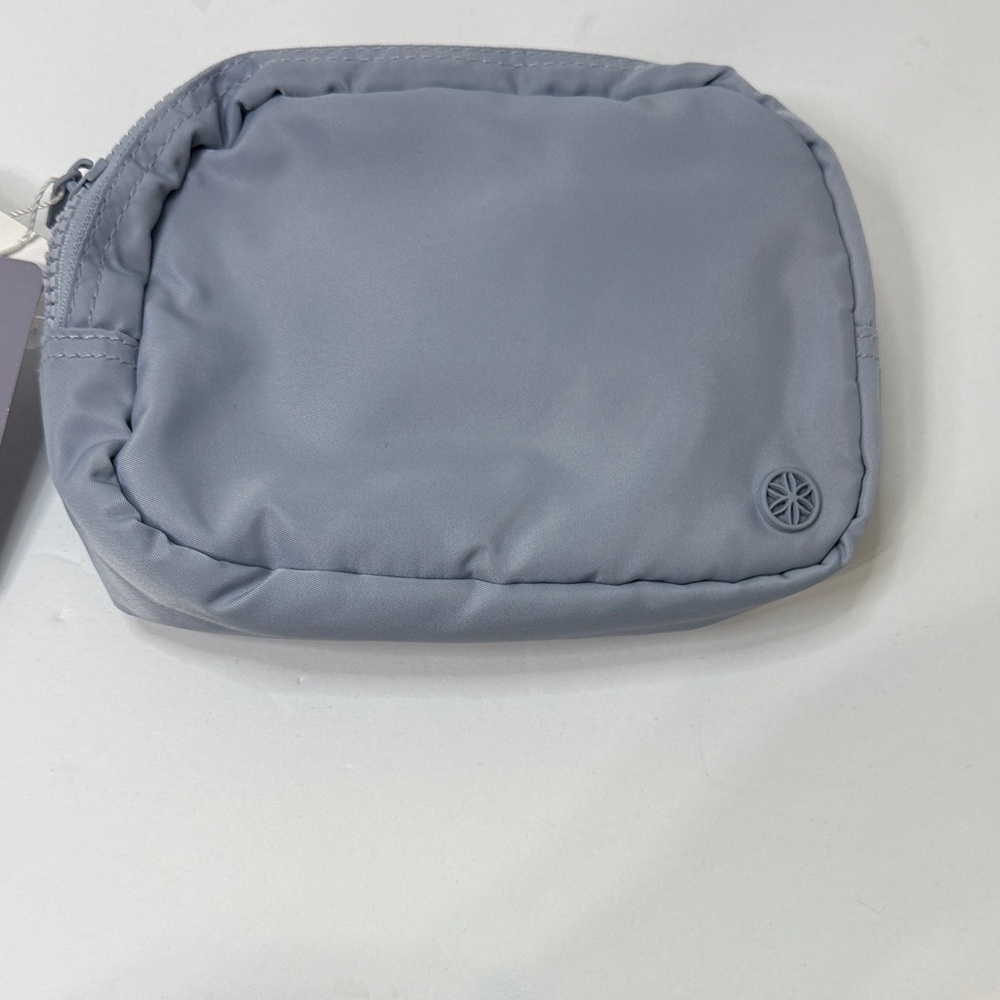 GAIAM Gray Toiletry Bag